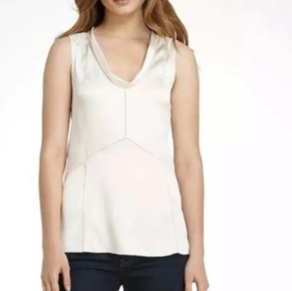 Tory Burch Y2K Classy Feminine Cream Silk Jasmine Shell Sleeveless Top Size 0